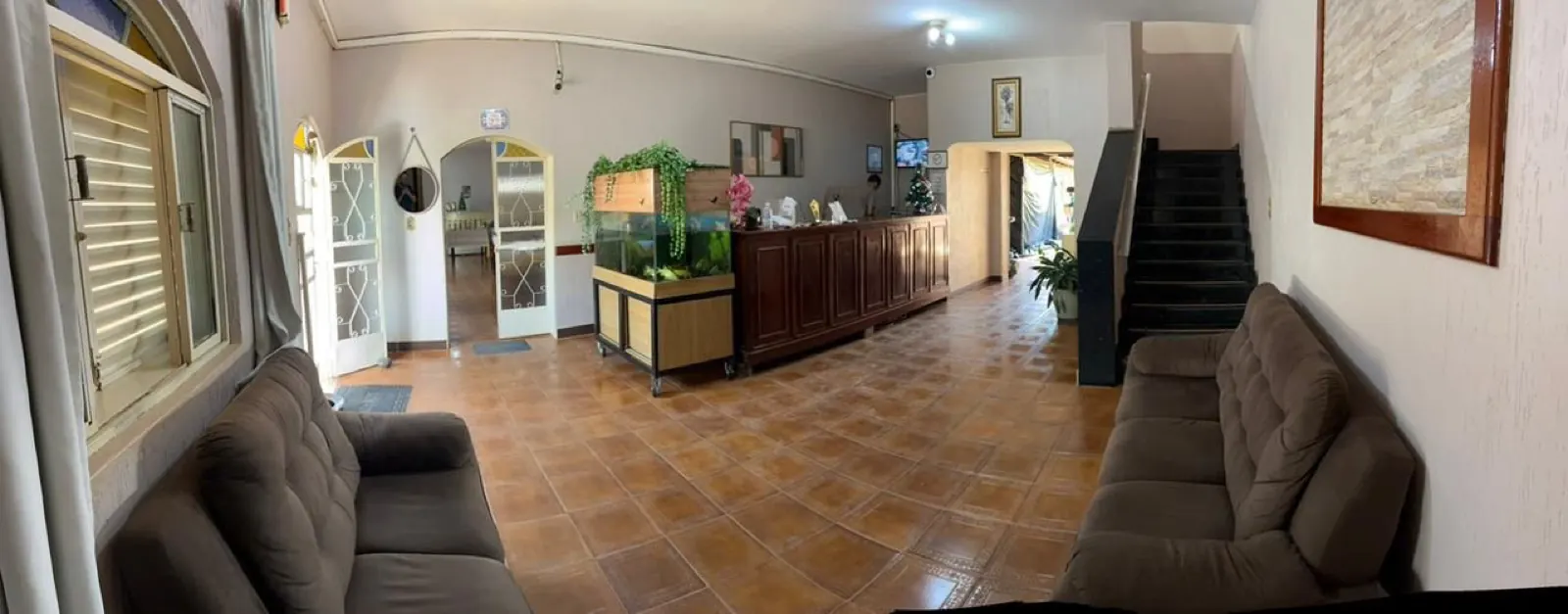 Lobby e recepção do hotel